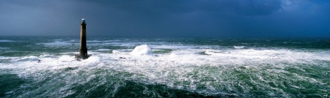 Photo Le phare de la Hague dans le Raz Blanchard, Normandie par Philip Plisson