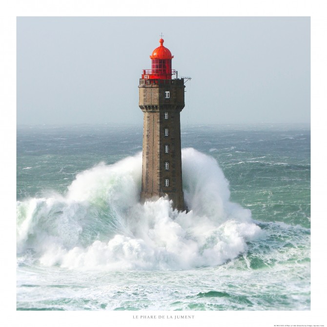 Photo Le phare de La Jument, Ouessant, Bretagne par Philip Plisson